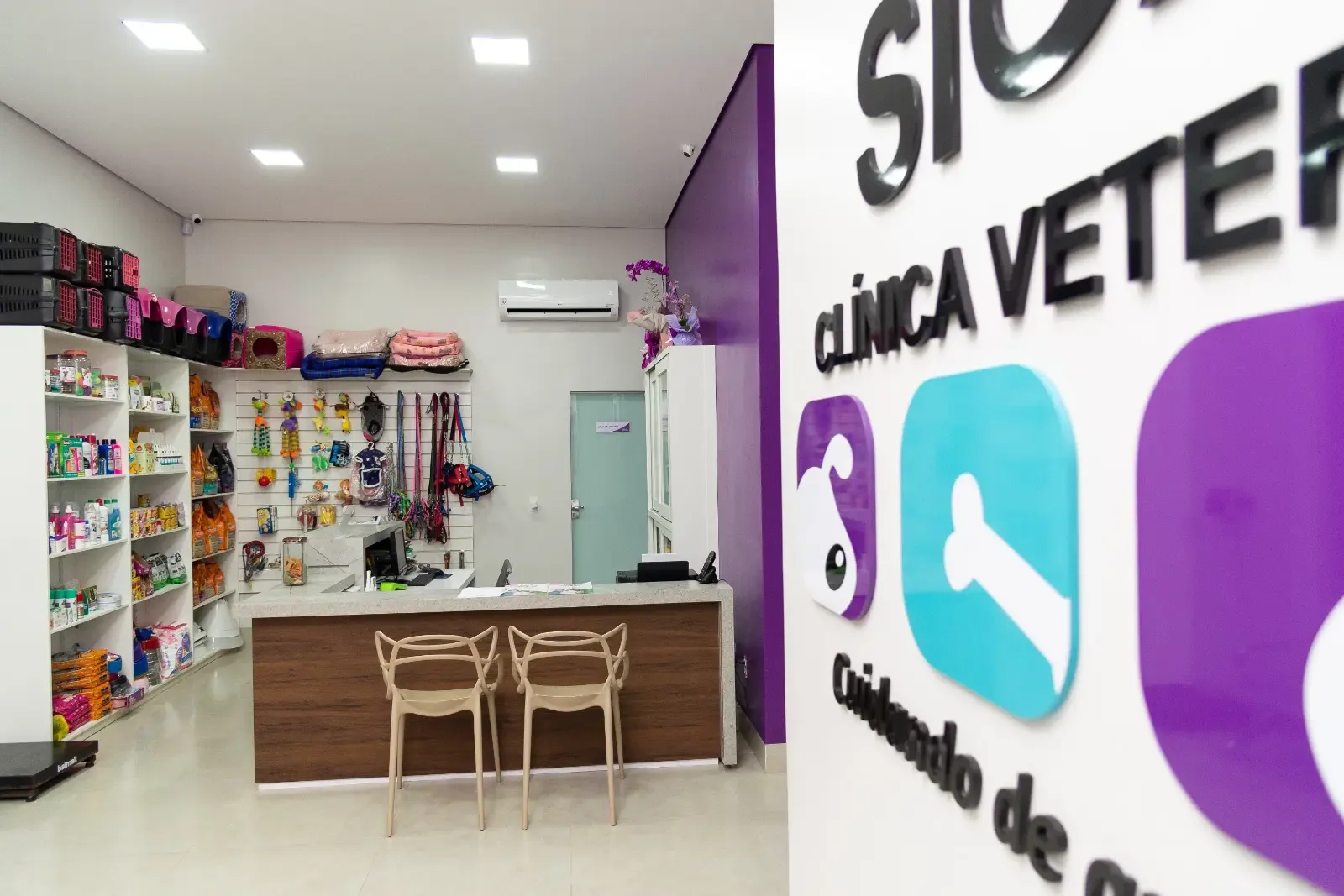 Recepção e estrutura interna da Sigan Clínica Veterinária